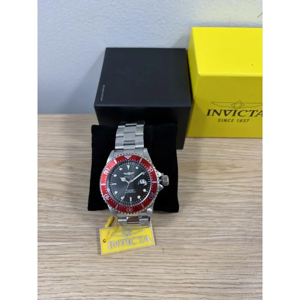 Invicta Men's Pro Diver 43mm SS Quartz Watch, Red Bezel Black‎ Dial 22020